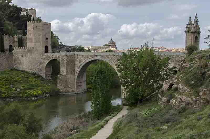 Toledo 051 - puente de Alcántara.jpg